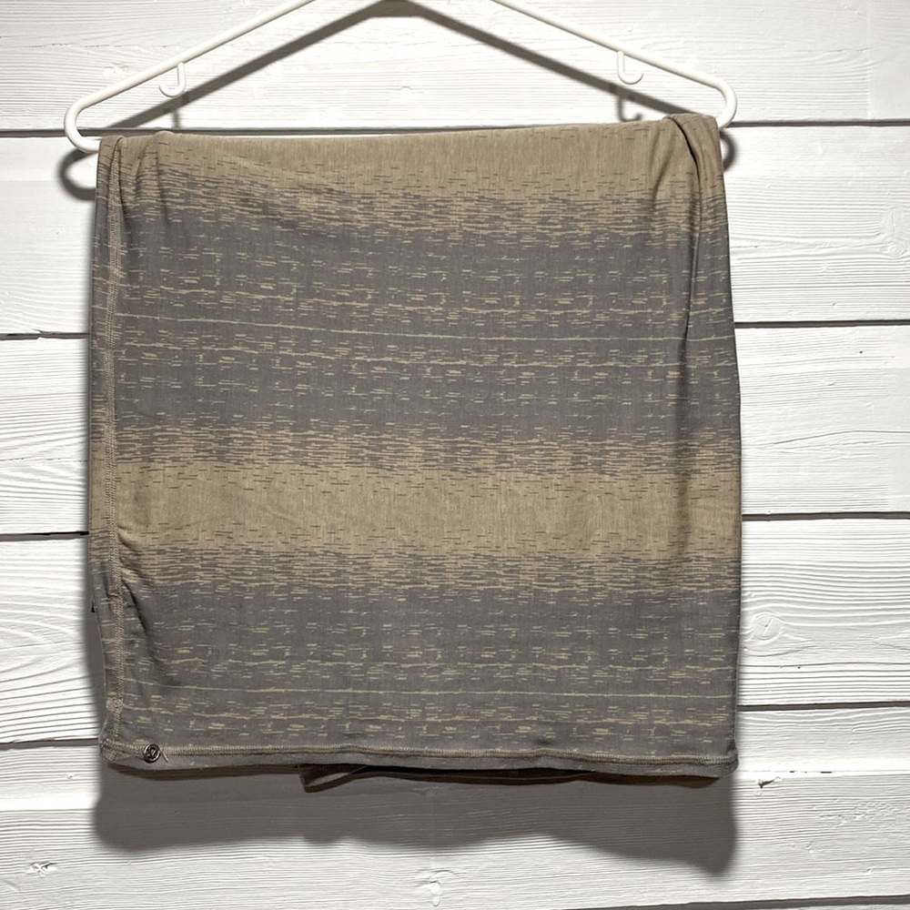 Lululemon infinity scarf no snaps